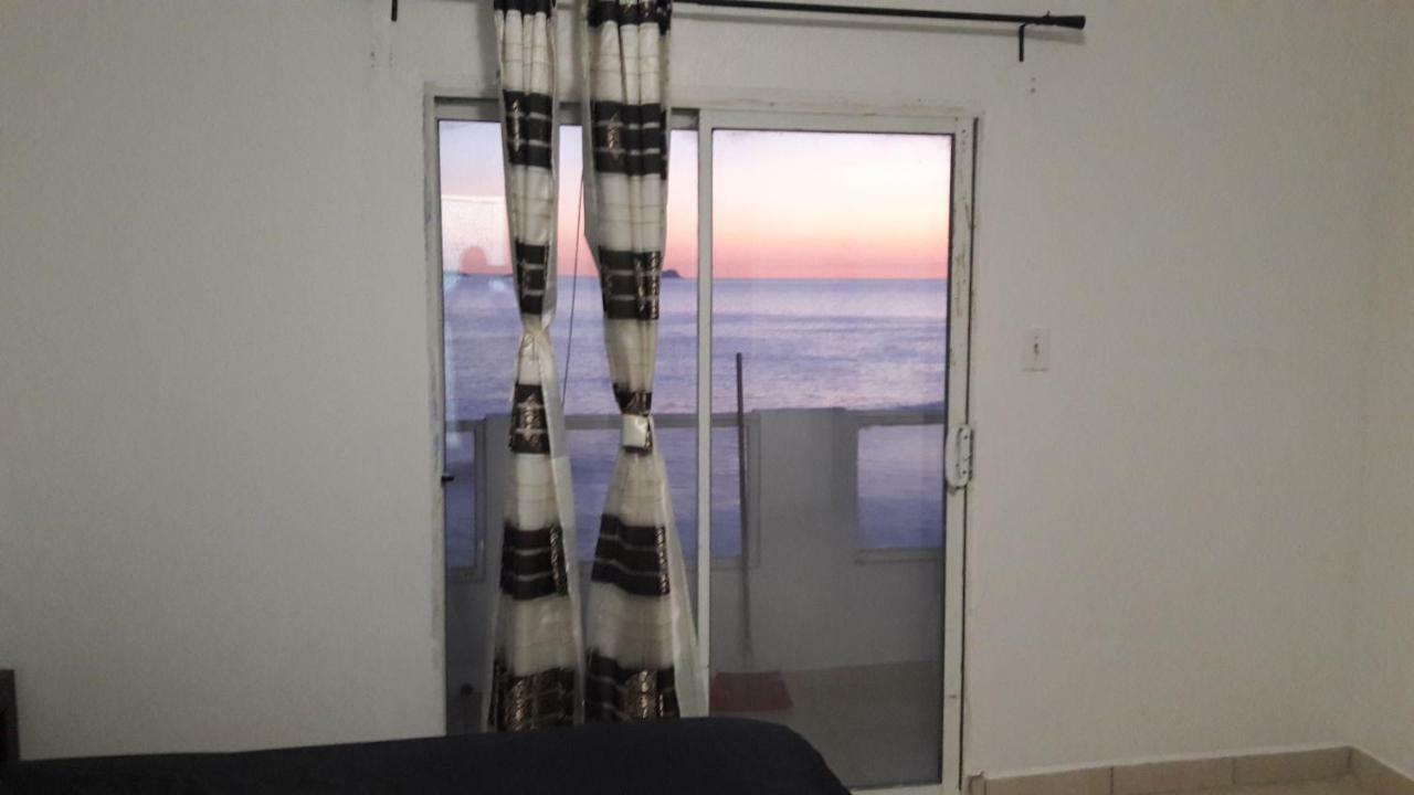 Ocean Front Apartment. San Antonio del Mar Exterior foto